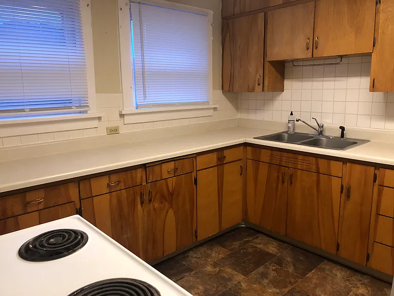 715 NE Maple St #B — Photo 8