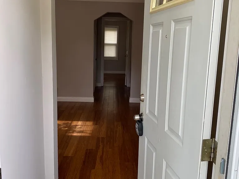 2427 Cambridge Rd — Photo 2