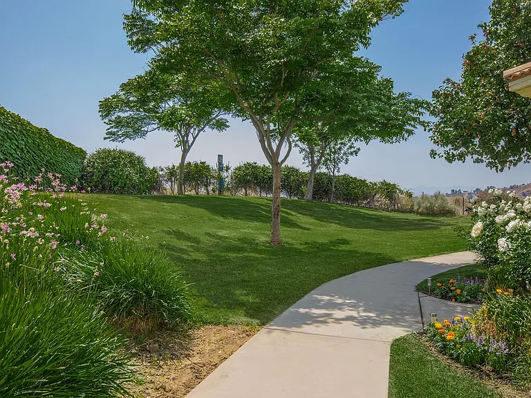 Colony Townhomes — Photo 11