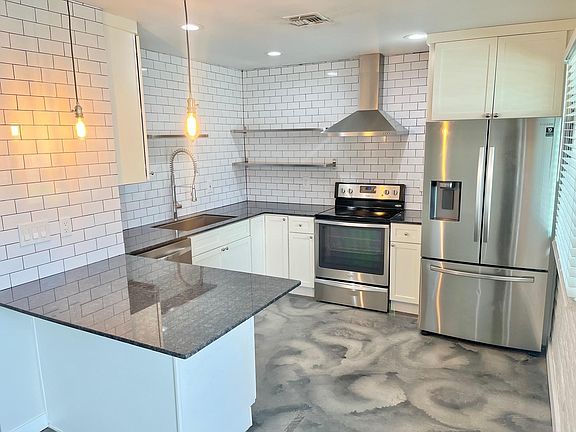 5th image of 3212 N 37th St APT 6