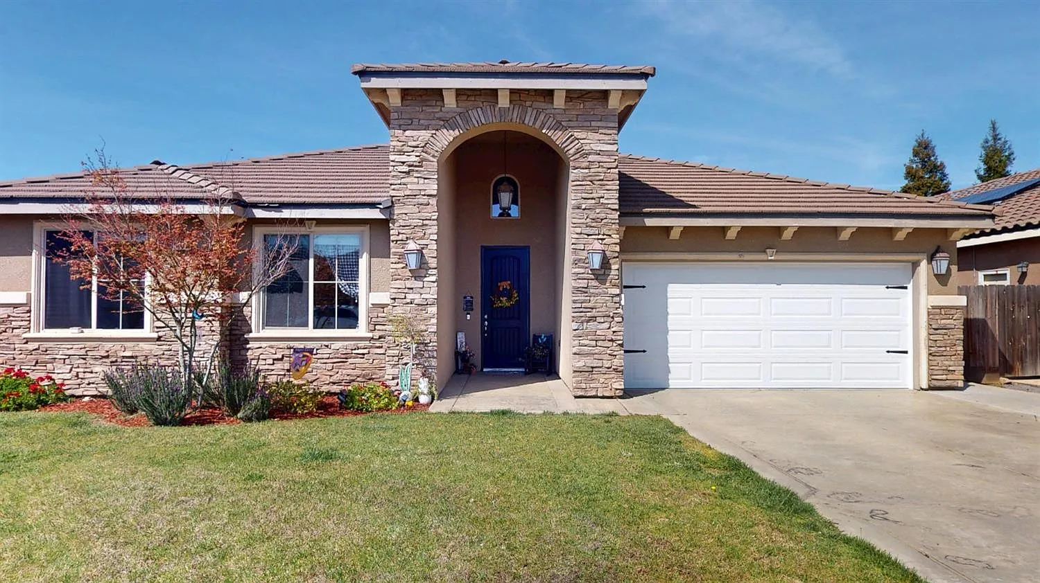 1434 Taylor Ln photo 1