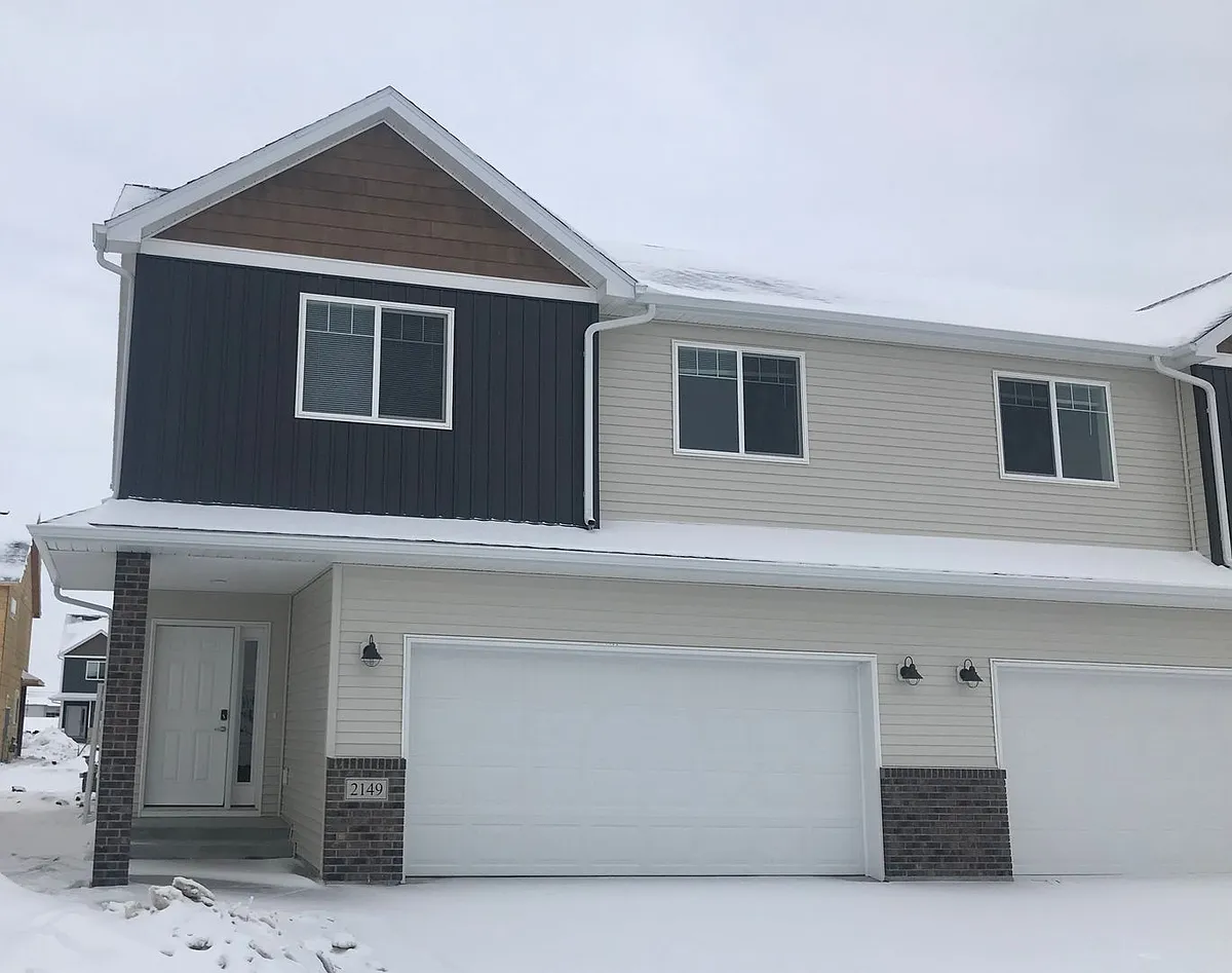 Building Photo - 2149 Dock Dr W
