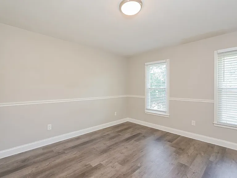 2570 Broadmoor Ct — Photo 13