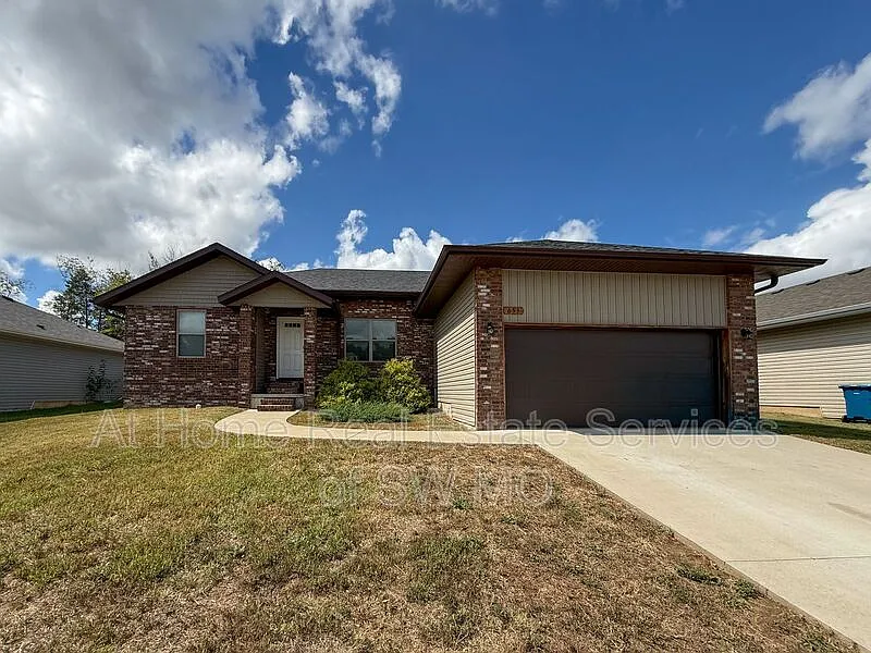653 S Southgate Dr