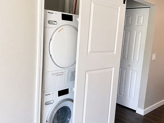 3rd image of 100 Paoli St APT 8