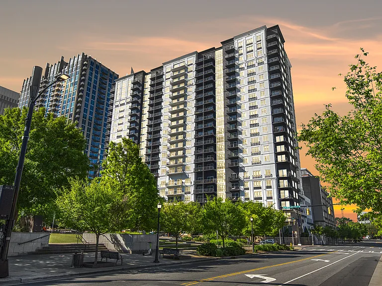 Bell Uptown Charlotte — Photo 32