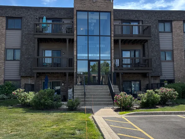 1440 Stonebridge Cir APT J7, Wheaton, IL 60189