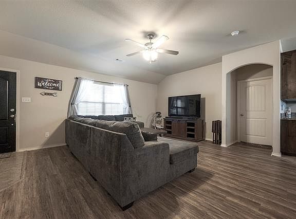 4th image of 613 Brazos Vista Ct