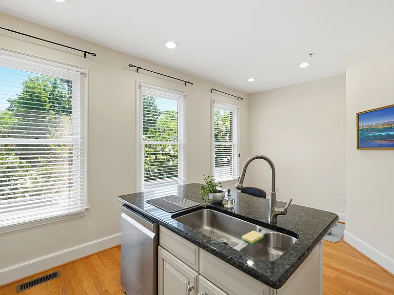 1358 S Carolina Ave SE — Photo 13