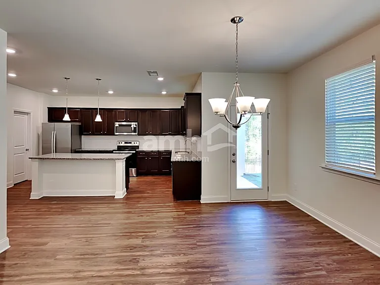 578 Slew Dr — Photo 3