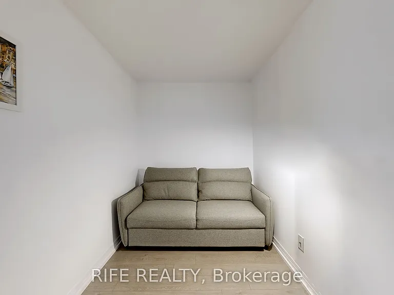 251 Jarvis St #830 — Photo 27