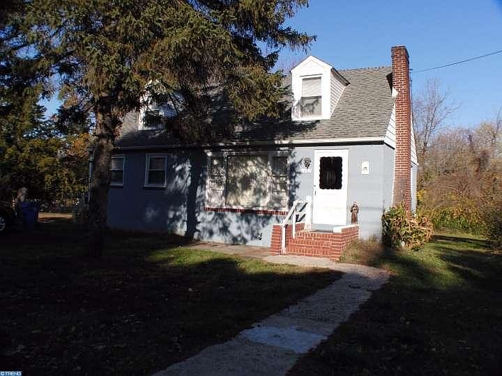 2nd image of 1867 Brown Ave