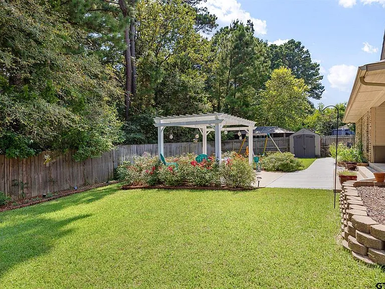 19503 Sara Ln — Photo 22