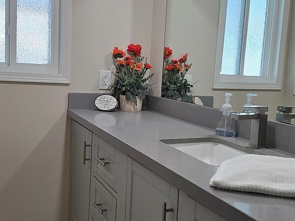 3rd image of 108 Cardinal Way