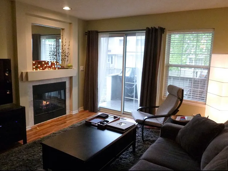 2185 Shenandoah Ct N #F — Photo 5