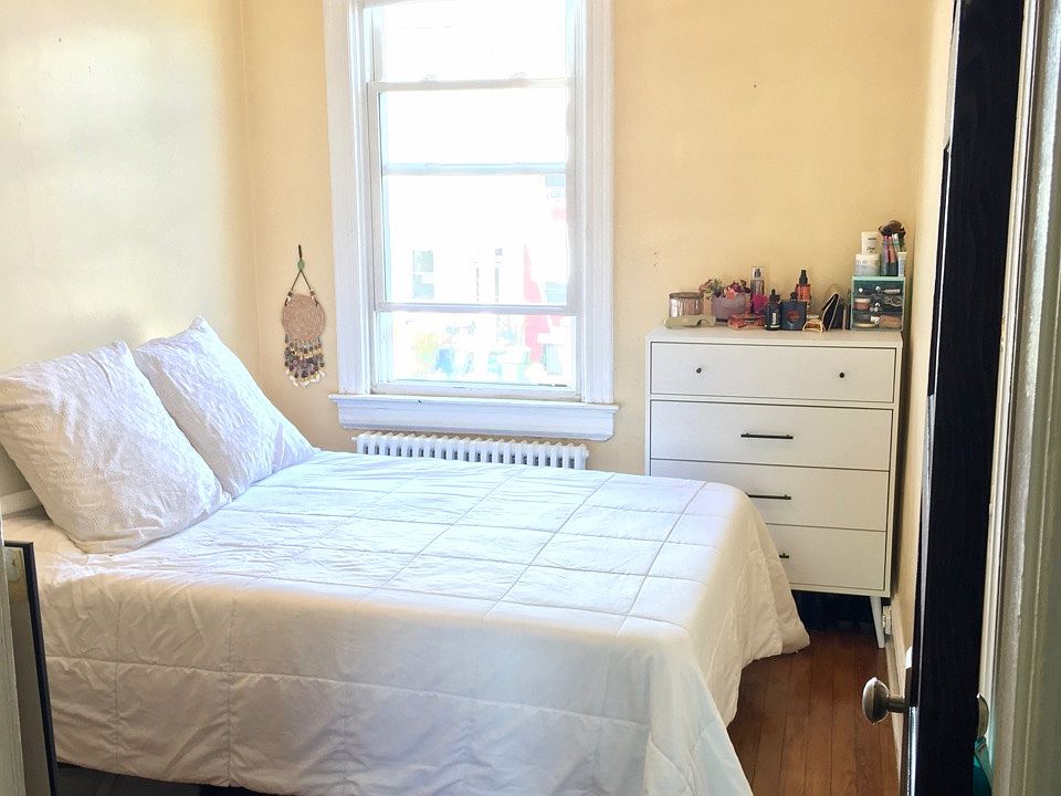 This is the available bedroom.