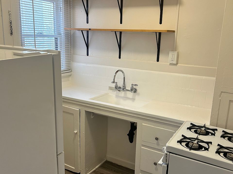 1st image of 1310 E 2nd St APT 8