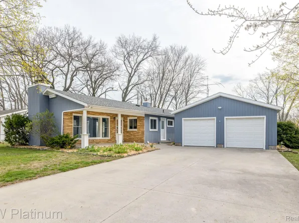 2502 22nd Ave, Port Huron, MI 48060