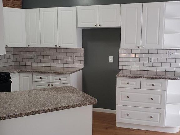 4th image of 8601 Brittany Dr