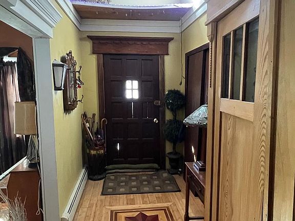 3rd image of 168 Shady Brook Cir