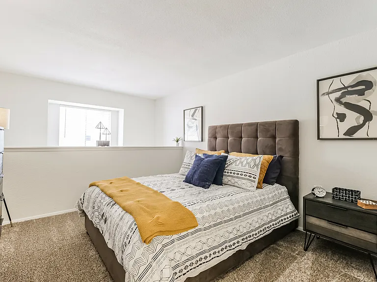 Turtle Pointe Apartments — Photo 19