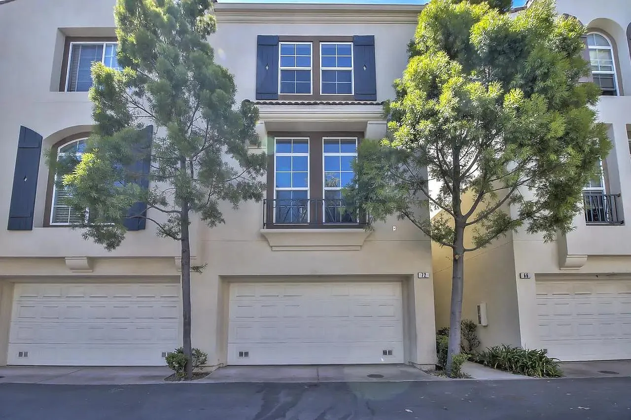 3 bed, 2.5 bath, 1353 sqft, $3,995 — Photo 1