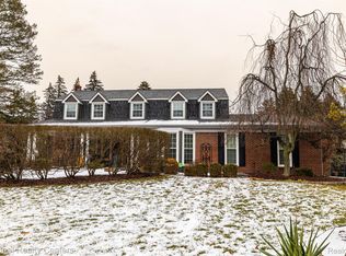 1980 Chalmers Dr W, Rochester Hills, MI 48309