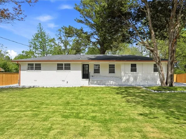 5542 Joeclay Dr, Stone Mountain, GA 30088