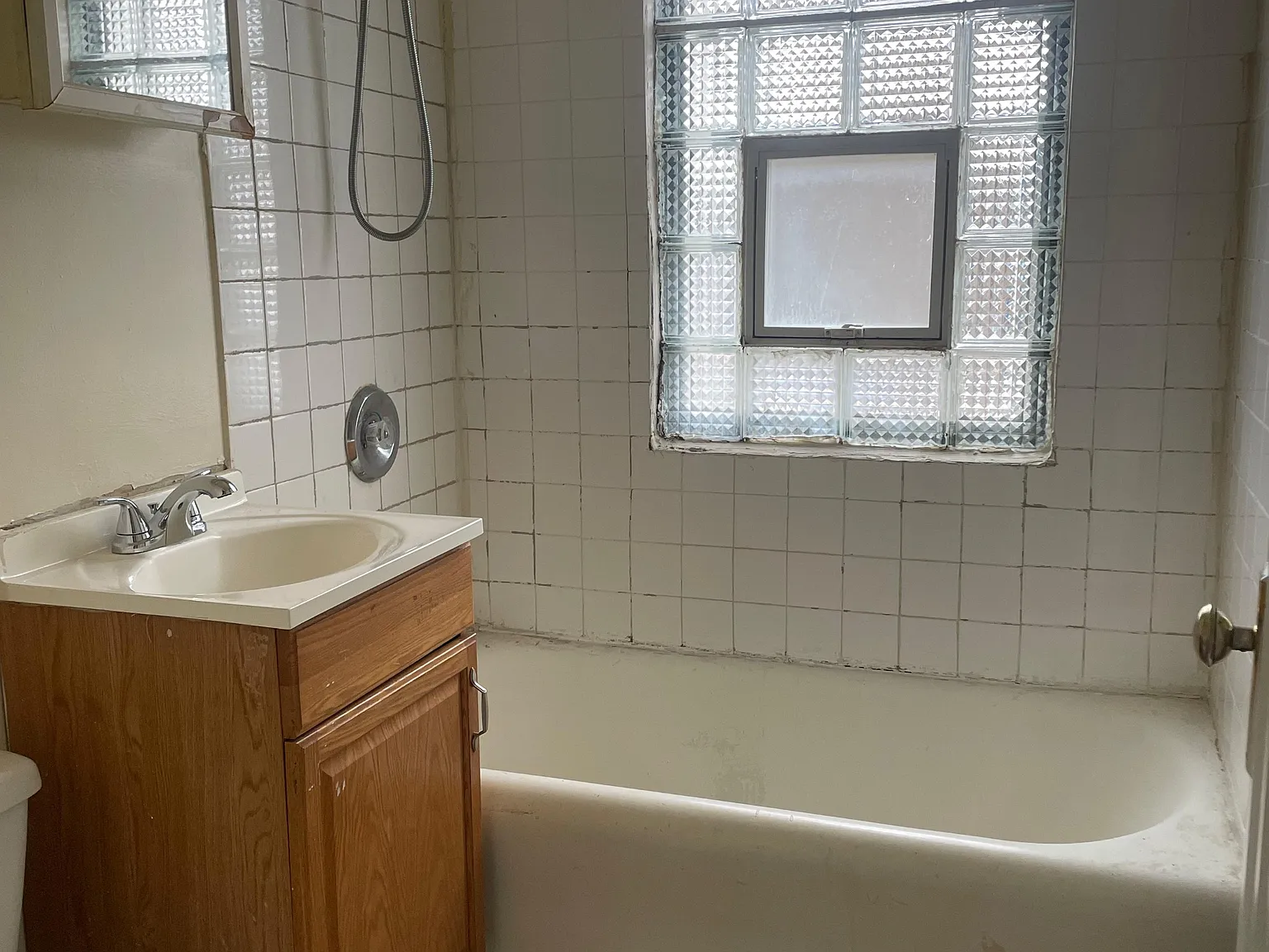 4854 West Armitage Avenue - 2R — Photo 4