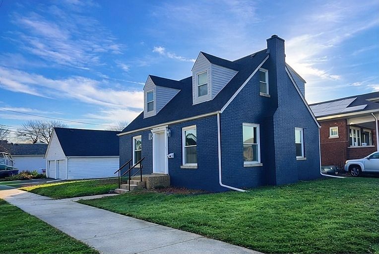 1st image of 301 Warren St