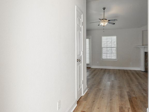 5th image of 107 Sweet Birch Dr