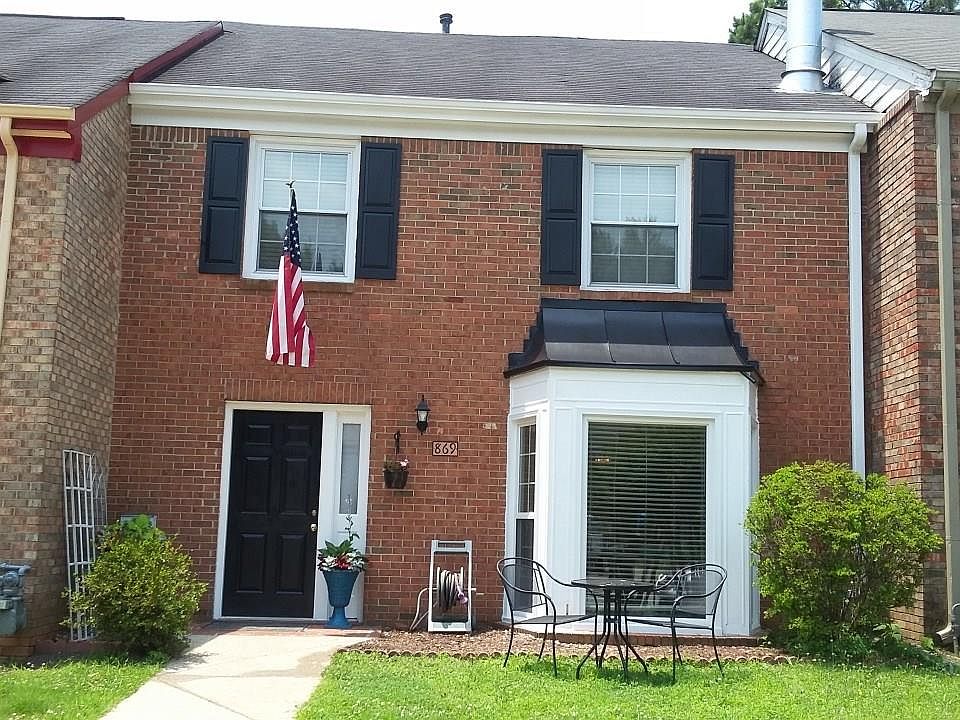 2nd image of 869 Baltimore Pl SW