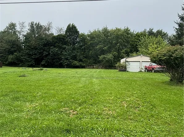 5138 Ford St, Louisville, OH 44641