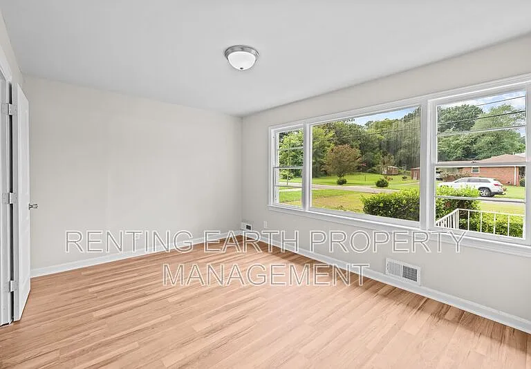 1129 Camellia Rd — Photo 8