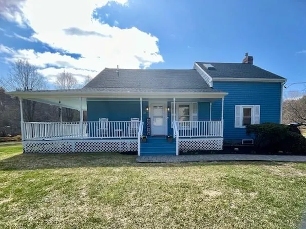 424 Buxton St, North Smithfield, RI 02896