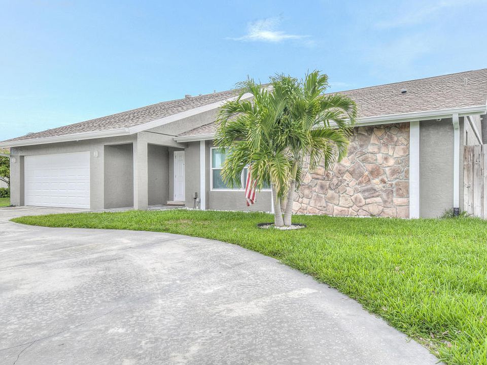 1st image of 2714 Starwood Ct
