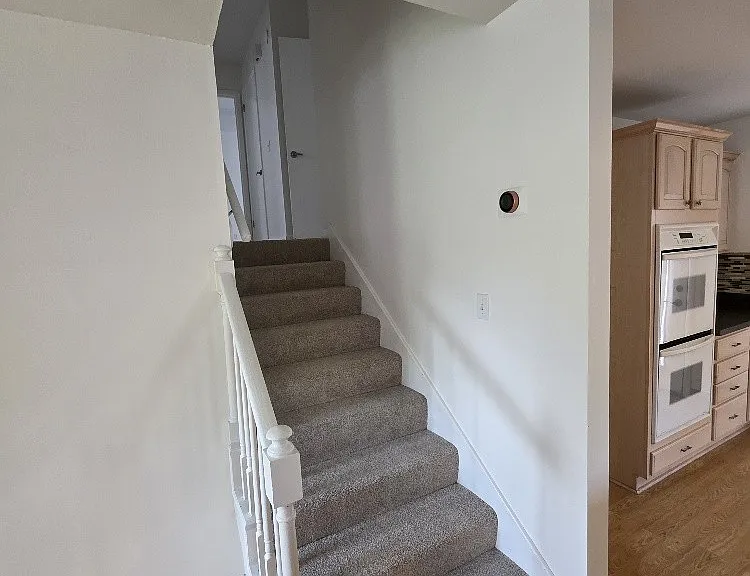 135 Grenadier Dr — Photo 10