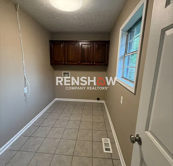 57 Derbyshire Dr — Photo 10
