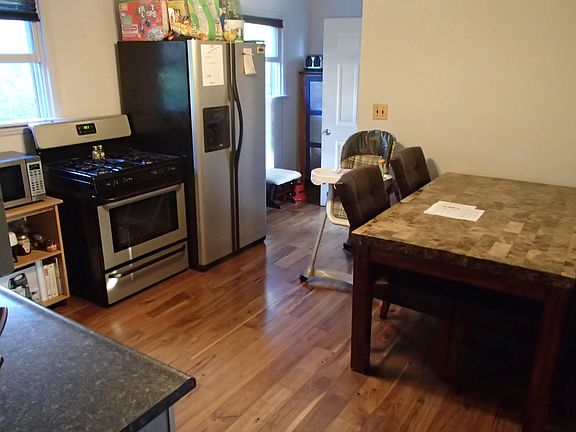 3rd image of 729 Orange St