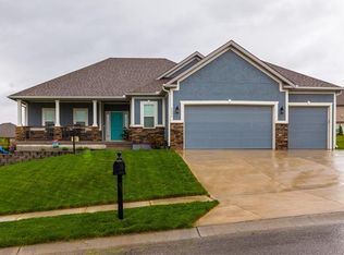 4300 Lake Crest Ct, Saint Joseph, MO 64505