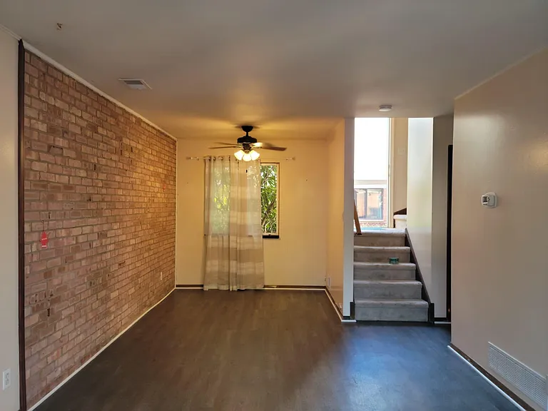 34W671 Hickory Ct #B — Photo 2