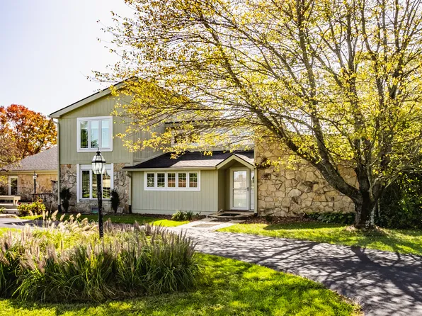8727 W 96th St, Zionsville, IN 46077