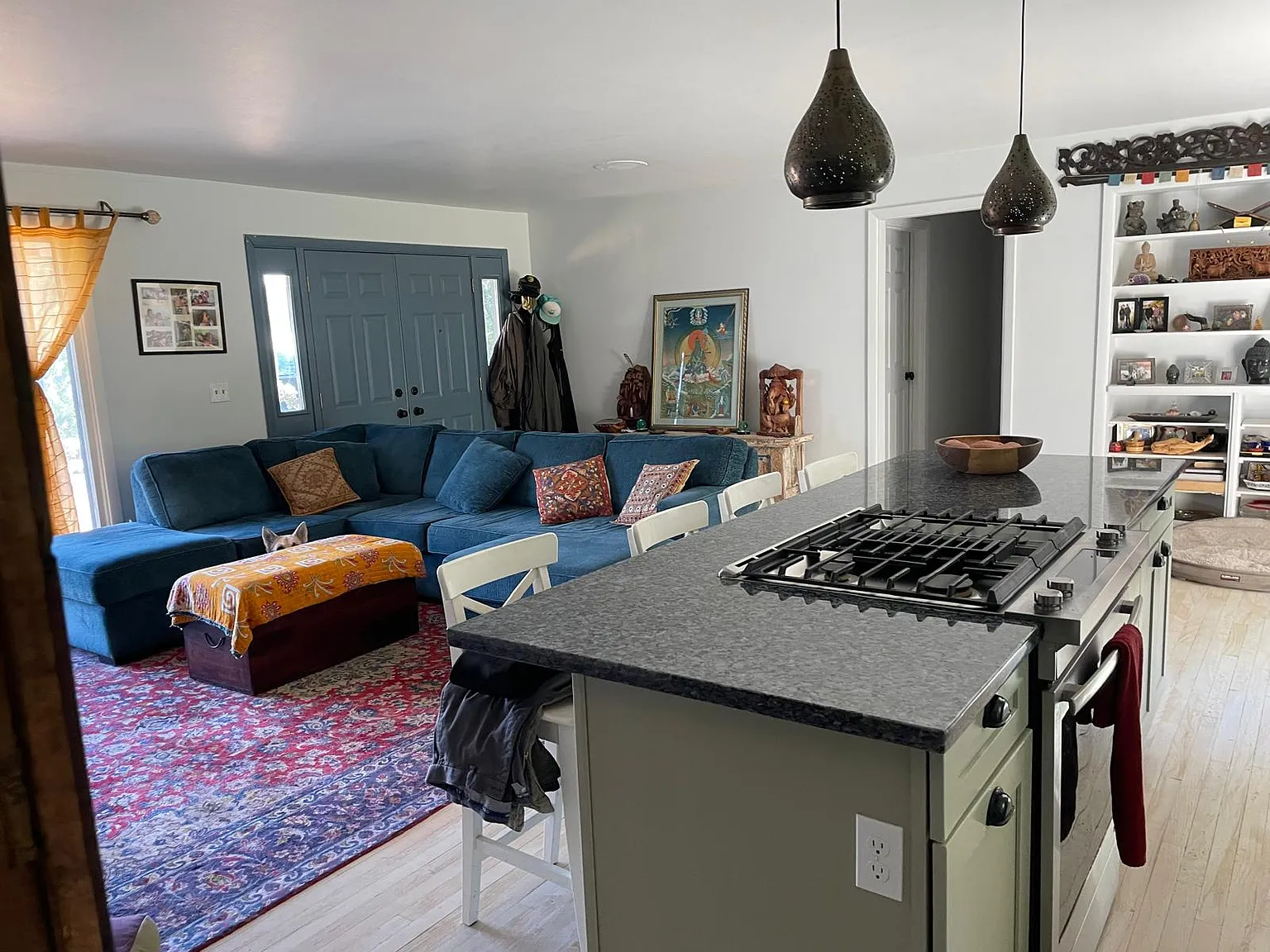 3 bed, 1275 sqft, $5,450 — Photo 3