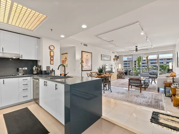 1 Keahole Pl APT 3406, Honolulu, HI 96825