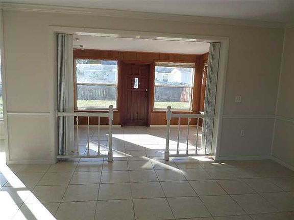 4th image of 1335 28th Ave
