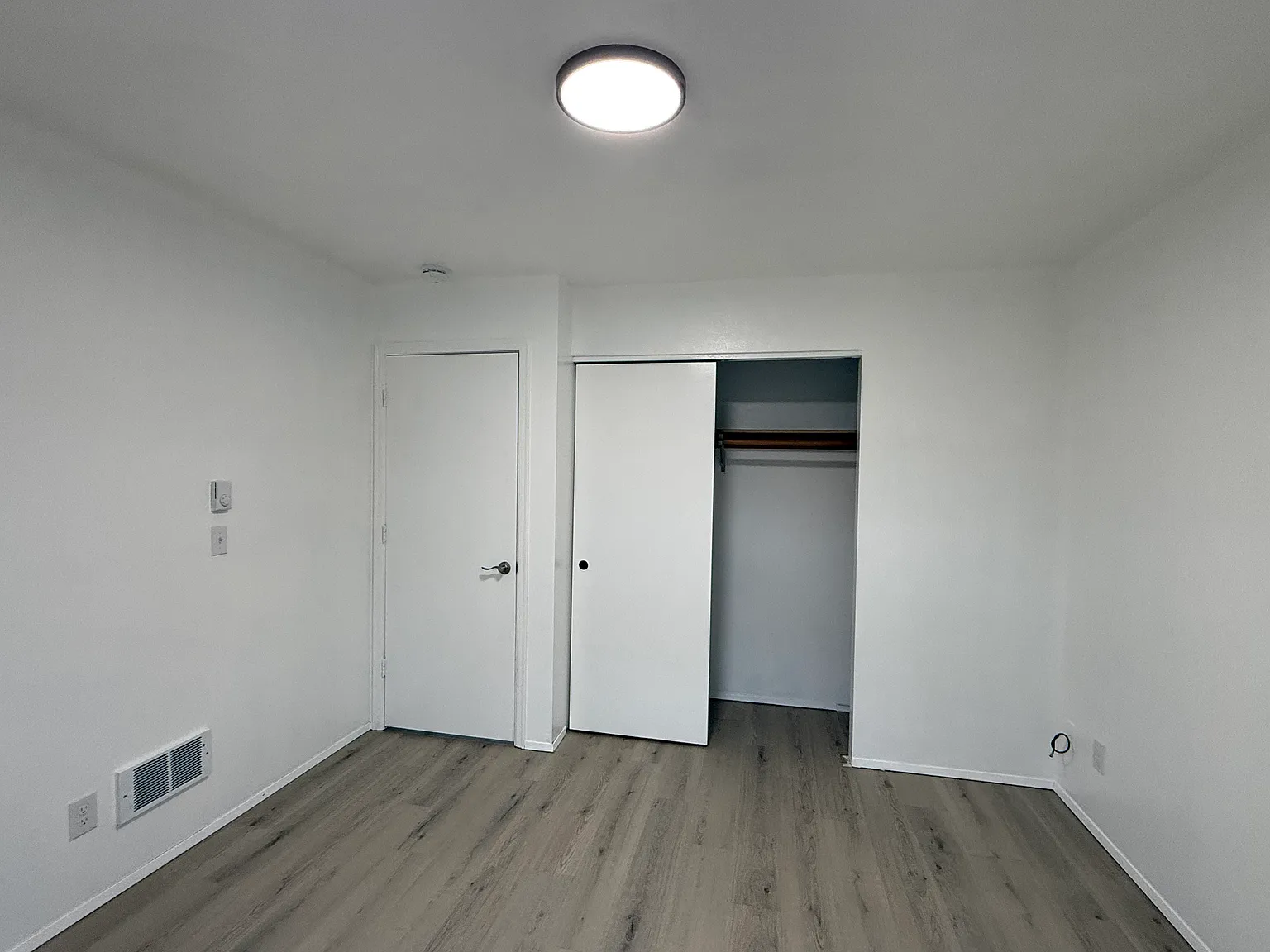 2 bed, 980 sqft, $2,300 — Photo 4