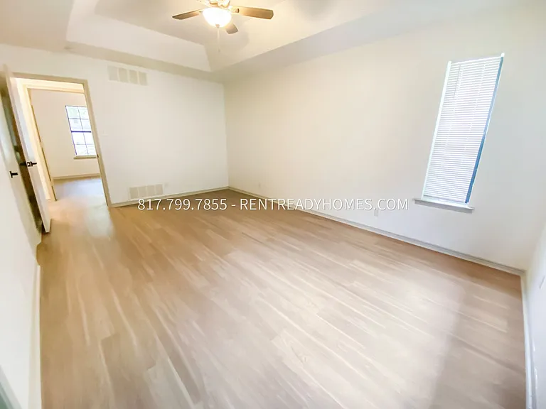 203 Shady Oaks Cir — Photo 4