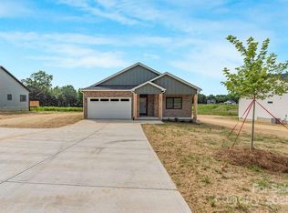 689 S Grove St, Lincolnton, NC 28092