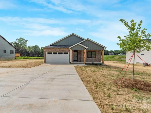 689 S Grove St, Lincolnton, NC 28092