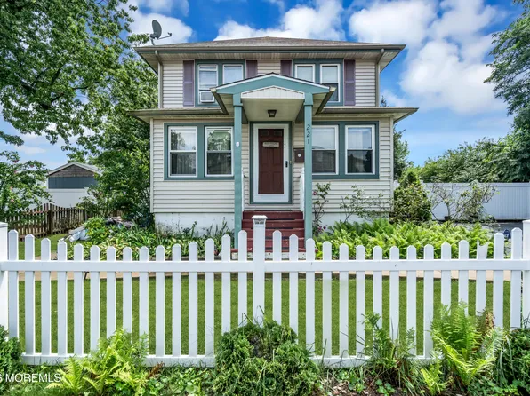 221 Sunset Avenue, Port Monmouth, NJ 07758